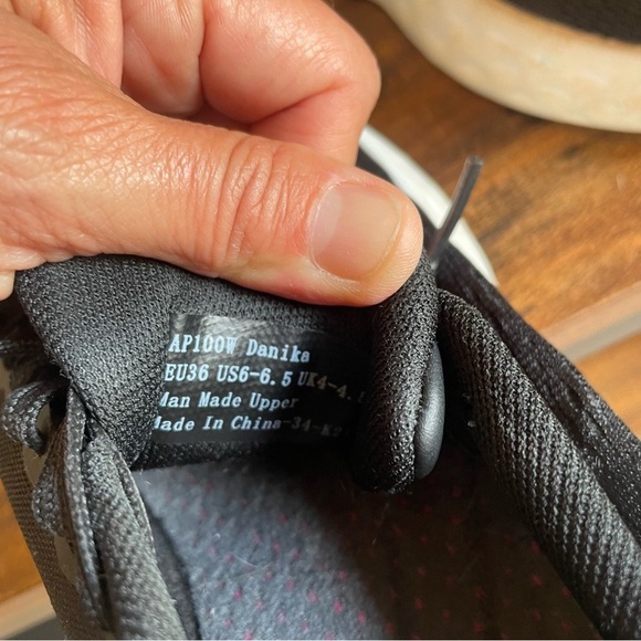 Aetrex Black and White Athletic Shoes Size 6.5 - Picture 6 of 7